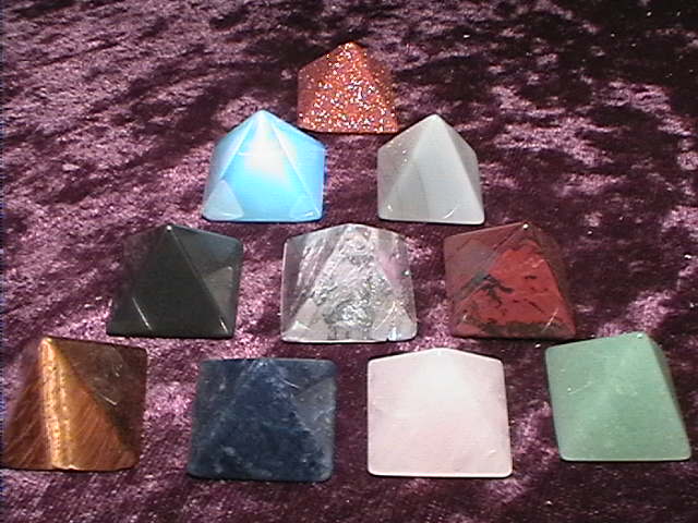 Pyramid 20mm - Mixed Lot of 10